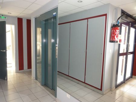 bureaux 106 m² alès