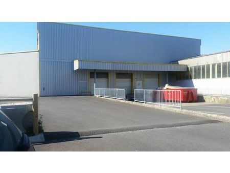 local logistique 726 m²