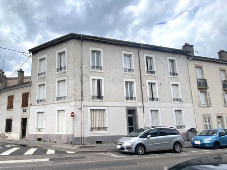 immeuble 25 pièces 384 m²