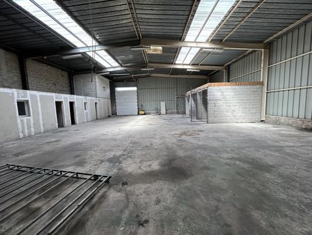 local industriel 500 m²