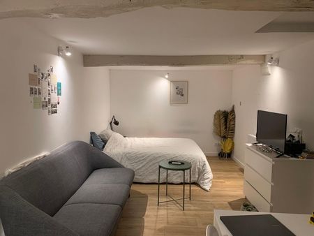 loue studio récent sdb- 24m²  centre-ville rouen (76) : edf (chauffage) / fibre / laverie 