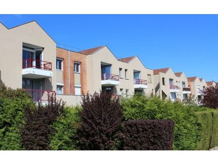 location appartement  76.18 m² t-4 à montigny-le-bretonneux  1 450 €