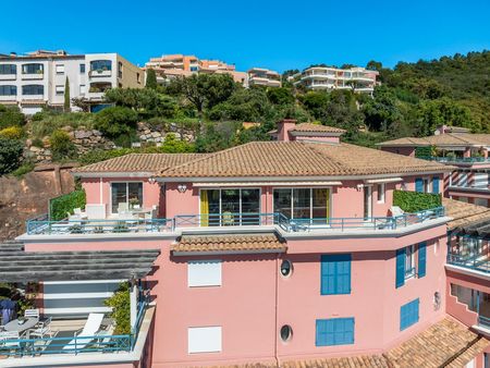 villa sur le toit avec une vue panoramique époustouflante