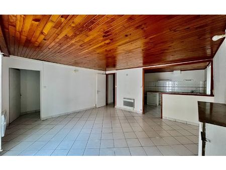location appartement  49.84 m² t-2 à bourg-saint-andéol  480 €