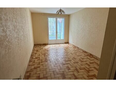 location appartement  m² t-0 à selles-sur-cher  250 €