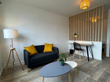 appartement t2 rénové- meublé-hypercentre-cambrai- rue du temple