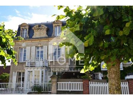 vente maison à arromanches-les-bains (14117) : à vendre / 166m² arromanches-les-bains