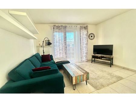 location appartement  m² t-3 à lyon 8  1 190 €