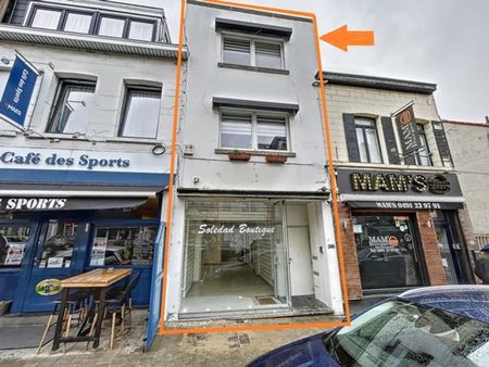 maison de commerce avec un rez-commercial et un duplex