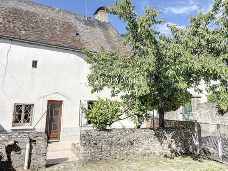 maison de village 105 m²  4 pieces - secteur cossé en champagne / 53340