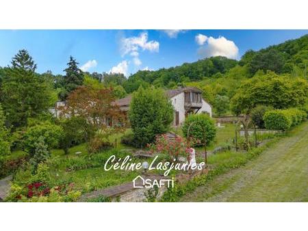 charmante maison en pierre dans un environnement calme