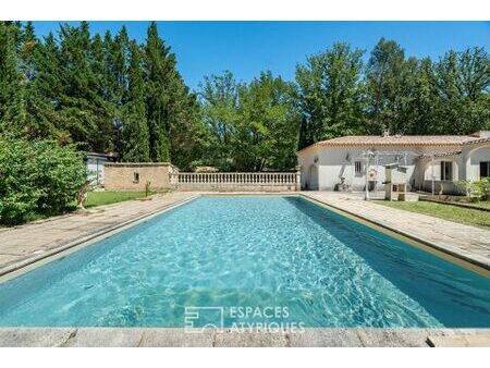 maison provençale avec piscine et parc