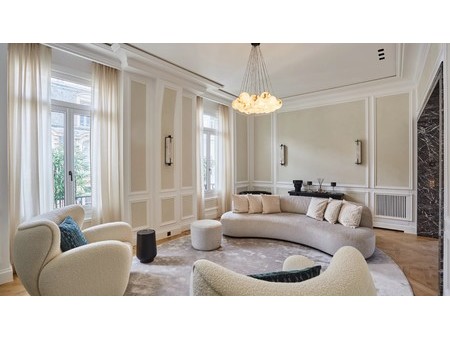 paris 8th district an exceptional 3-bed apartment  paris  pa 75008 residence/apartment for