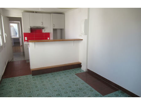 location appartement 3 pièces 41 m² castelnaudary (11400)