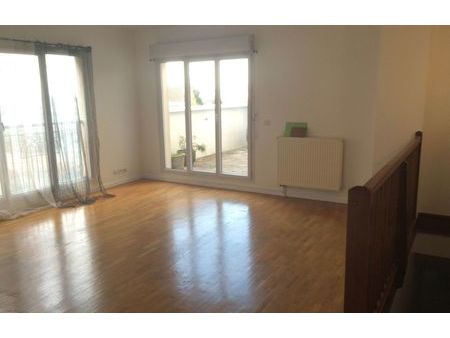 location appartement 4 pièces 85 m² courbevoie (92400)