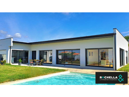 villa contemporaine de 193 m2 avec garage et piscine