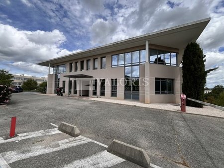 local professionnel - 75m² - aix en provence