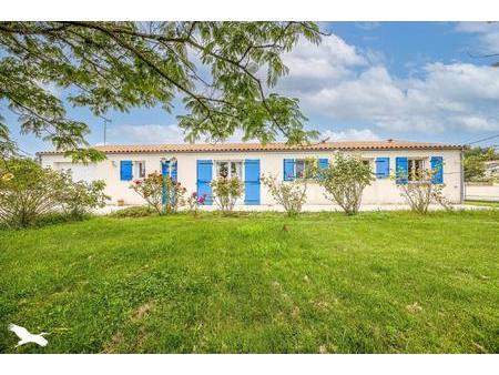 vente maison à saint-hilaire-la-palud (79210) : à vendre / 165m² saint-hilaire-la-palud