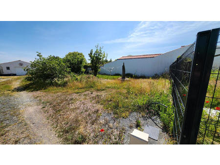 vente terrain au fenouiller (85800) : à vendre / le fenouiller