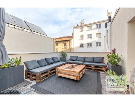 beau t3 en duplex terrasse de 22m²parking box