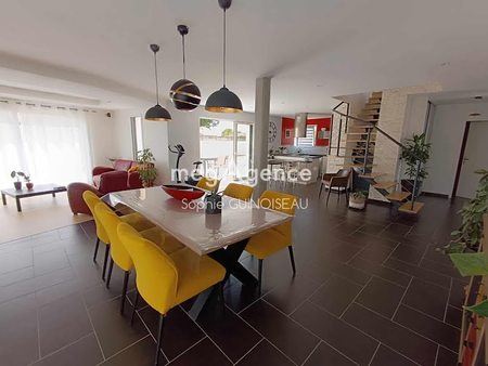 vente maison 6 pièces 184 m²