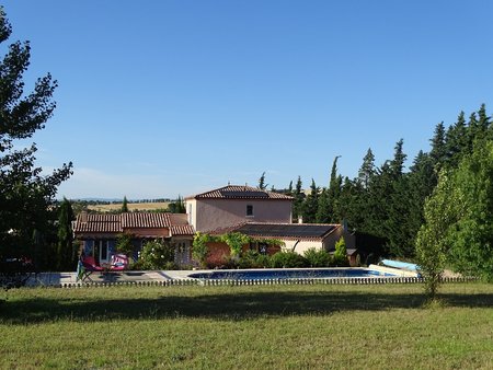 belle maison avec grand jardin  piscine et vue pyrenées