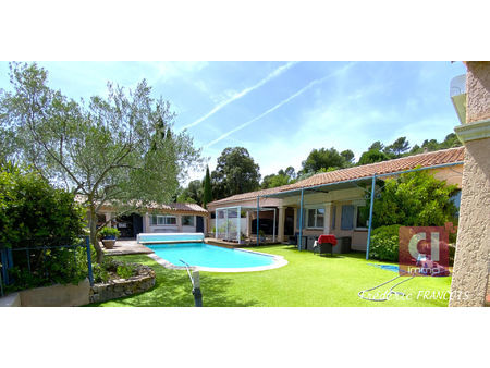 a vendre belle villa de type 6 (170 m²) à gareoult