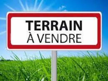 terrain constructible 814 m²