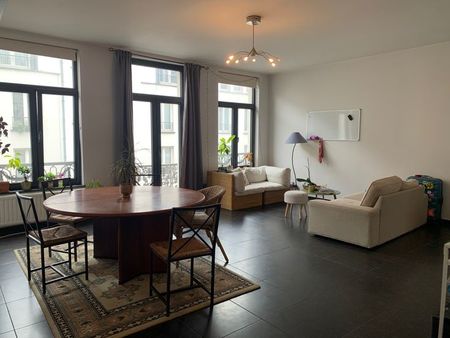 appartement 120 m² - 2 ch dans immeuble de caractère