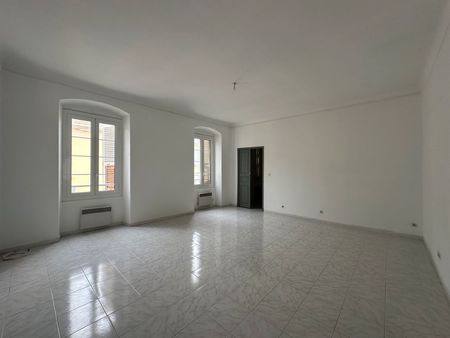 appartement t4 avec balcon à bastia (centre ville)