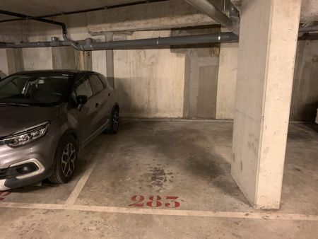 parking dans immeuble sécurisé proche métro