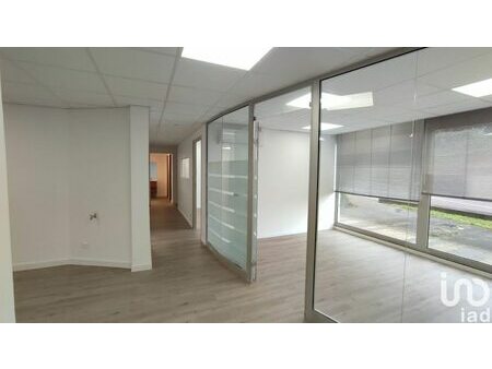 location locaux professionnels 120 m²