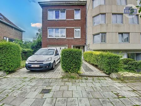 appartement 1 chambre avec grand jardin à louer à anderlecht