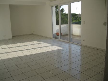 f3 de 90m2-cuisine équipée-stationnement-balcon-farschviller