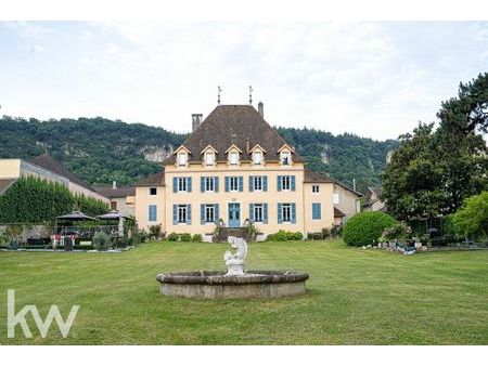 château t31 (545 m²) à vertrieu