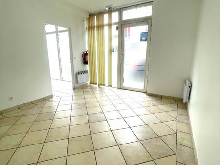 location local commercial  36.76m²  bussy