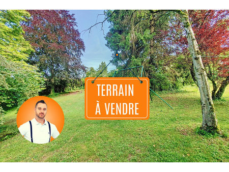 terrain arboré 767m²