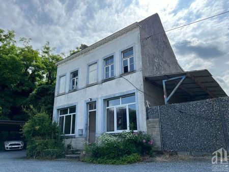 st-maur : maison a renover avec vaste espace exterieur !