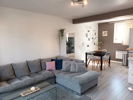 à louer f3 bis - maison de ville 72m²