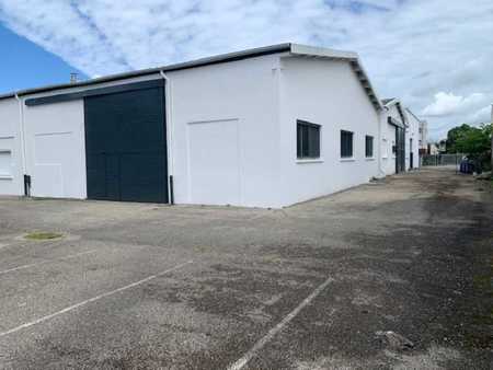 location d'entrepôt de 1 100 m² à vaulx-en-velin - 69120