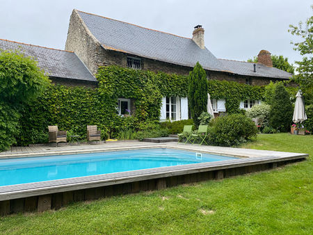 longère de caractère sur un beau terrain paysager de 4100 m² avec piscine