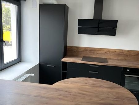 appartement de type f4 de 126 m2-cuisine équipée-loggia-forbach
