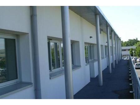 location - bureaux 131.4 m2 tours