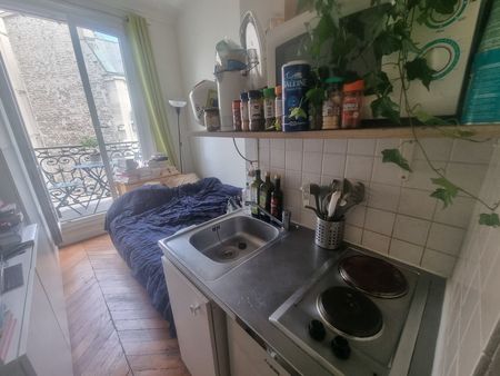 sous-location : appartement cozy avec balcon  quartier europe  8ème arrondissement