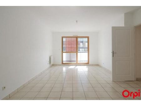 location appartement 2 pièces 49 m²