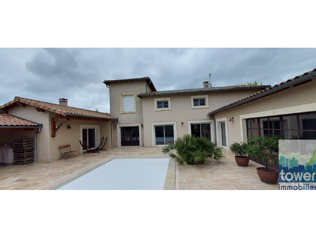 proche levignac villa recente de 284 m² de 2012