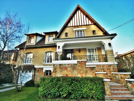 maison haut de gamme à la varenne st hilaire