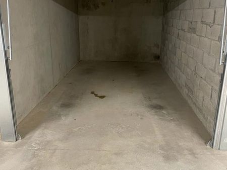 garage privé souterrain 16m2