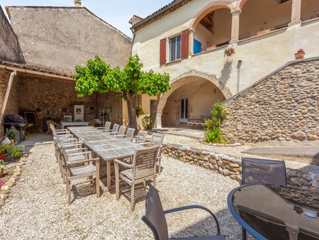 maison de caractère de standing à proche barjac