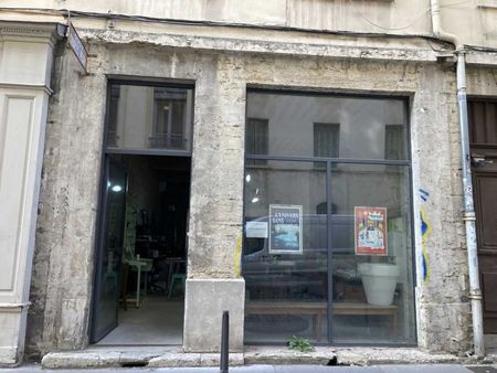 local commercial 80 m²